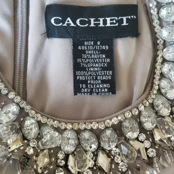 Gorgeous curve hugging dress - Picture 4 of 8